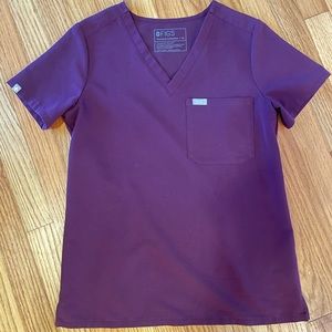 Figs scrubs deep purple XS top, small petite pant